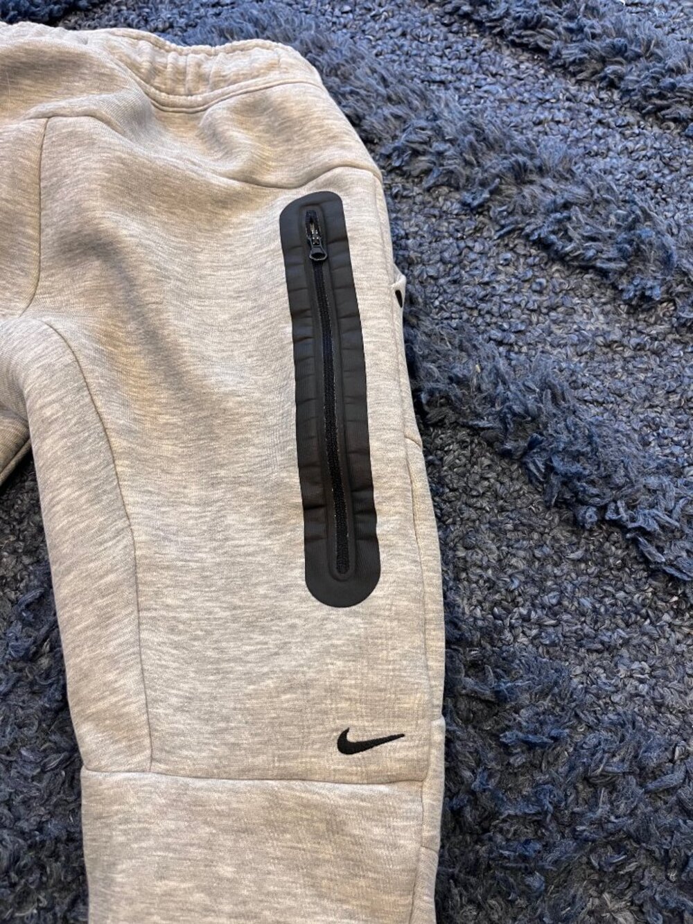 Nike Tech Fleece Gray Tapered Joggers | Kids XS - Picture 5 of 8